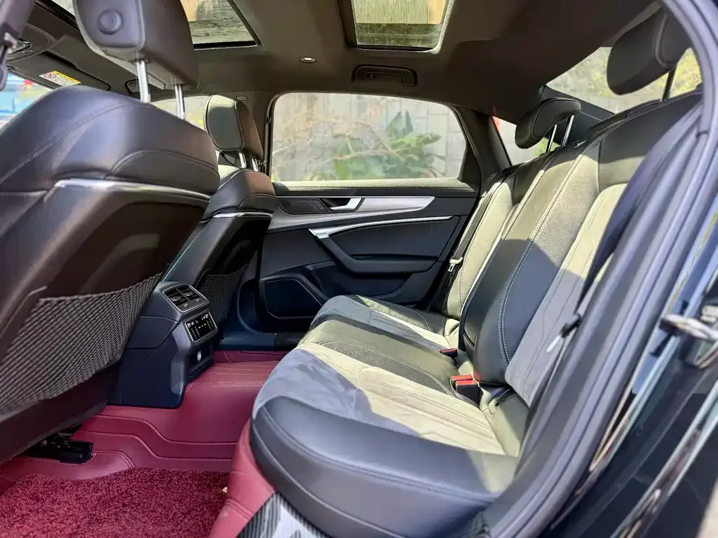 Audi A6L 2022 из CN, фото 10