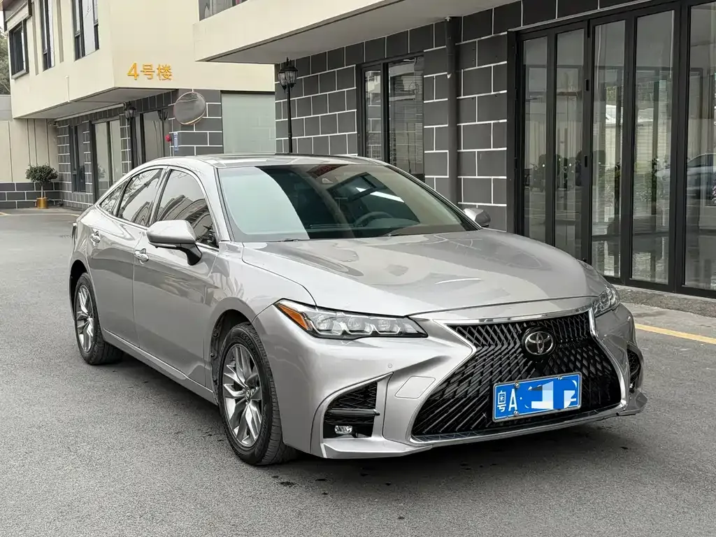 Toyota Avalon 2022 из CN, фото 2
