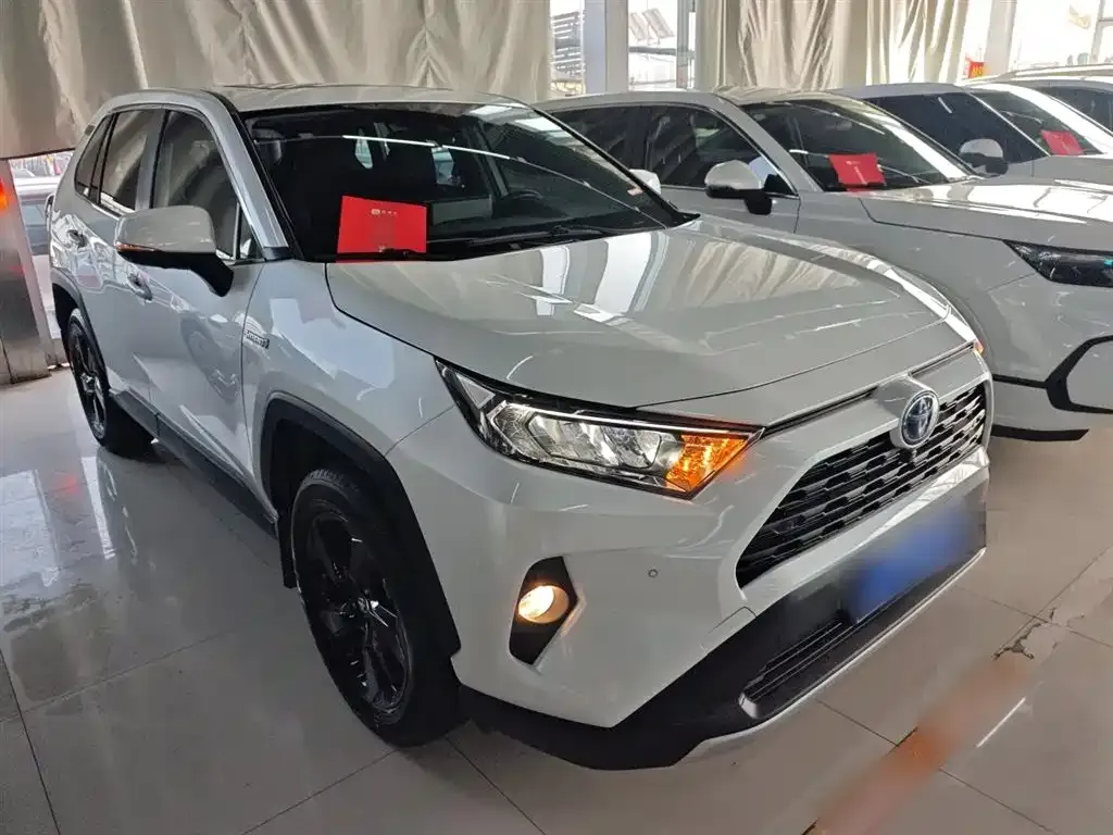 Toyota RAV4 — фото 2