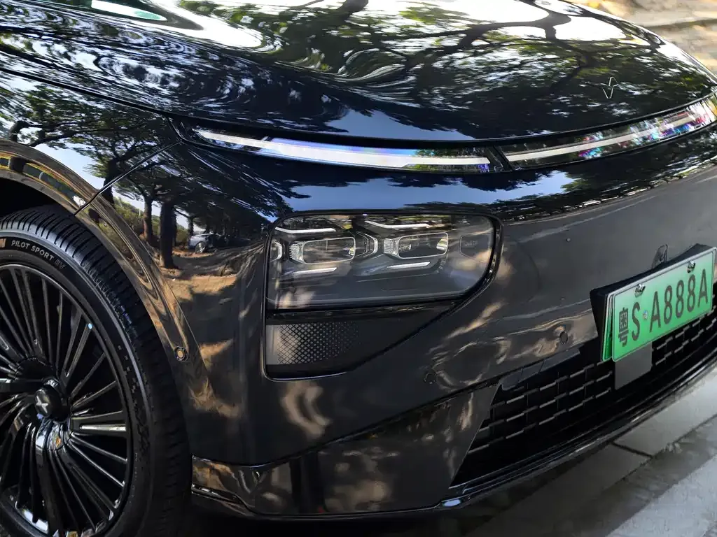 XPeng G9 — фото 3