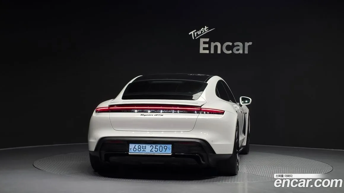 Porsche Taycan 2023 из KR, фото 3