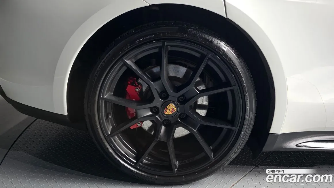 Porsche Taycan 2023 из KR, фото 10