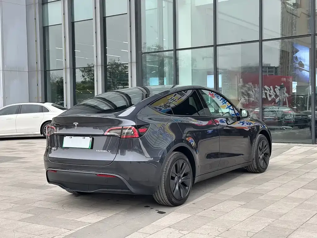 Tesla Model Y 2025 из CN, фото 4