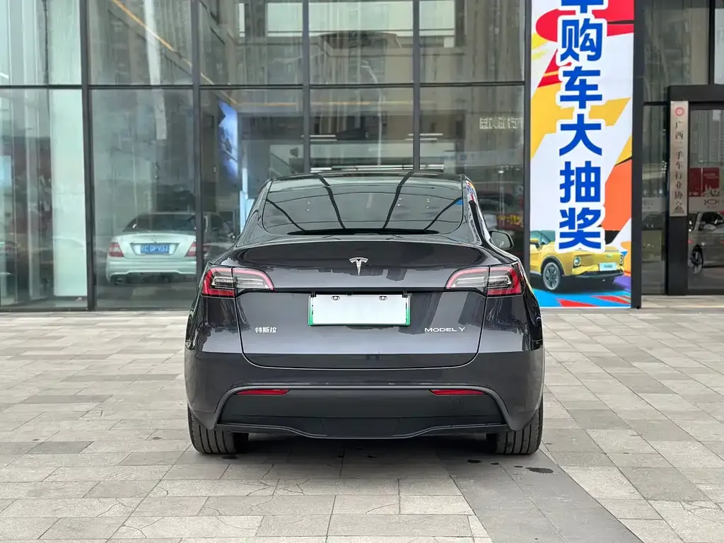 Tesla Model Y 2025 из CN, фото 6