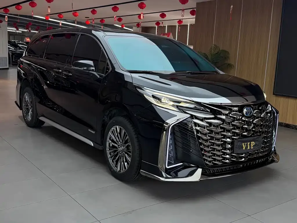Toyota Granvia — фото 4