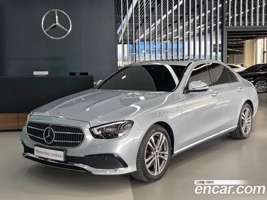 Mercedes-Benz E-Class — фото 1