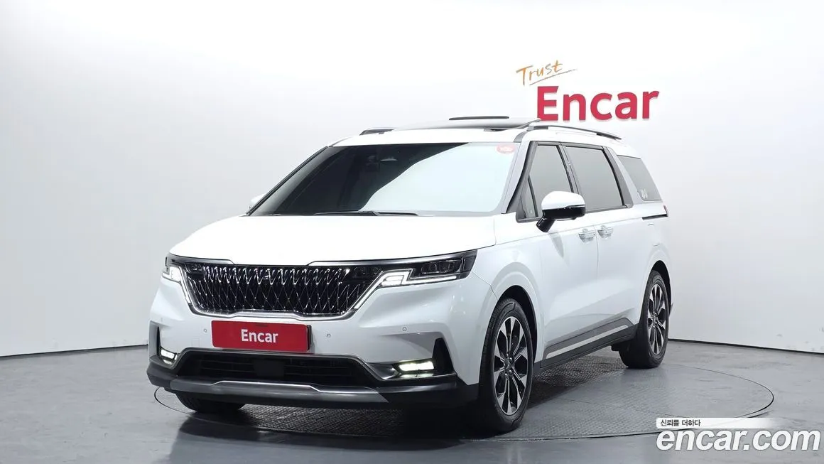 Kia Carnival — фото 1