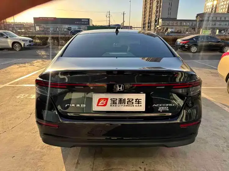 Honda Accord — фото 3