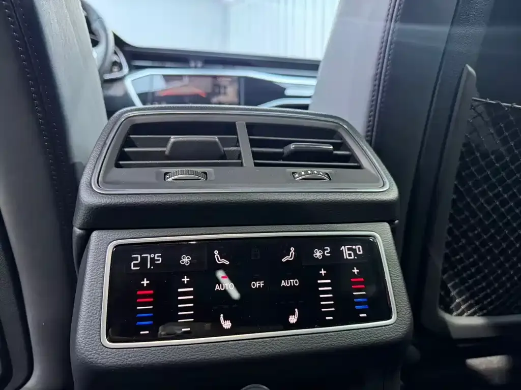 Audi A7 2023 из CN, фото 5