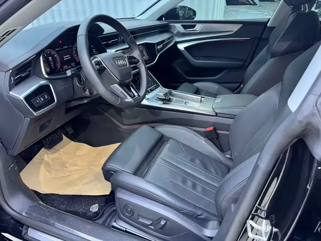 Audi A7 2023 из CN, фото 4