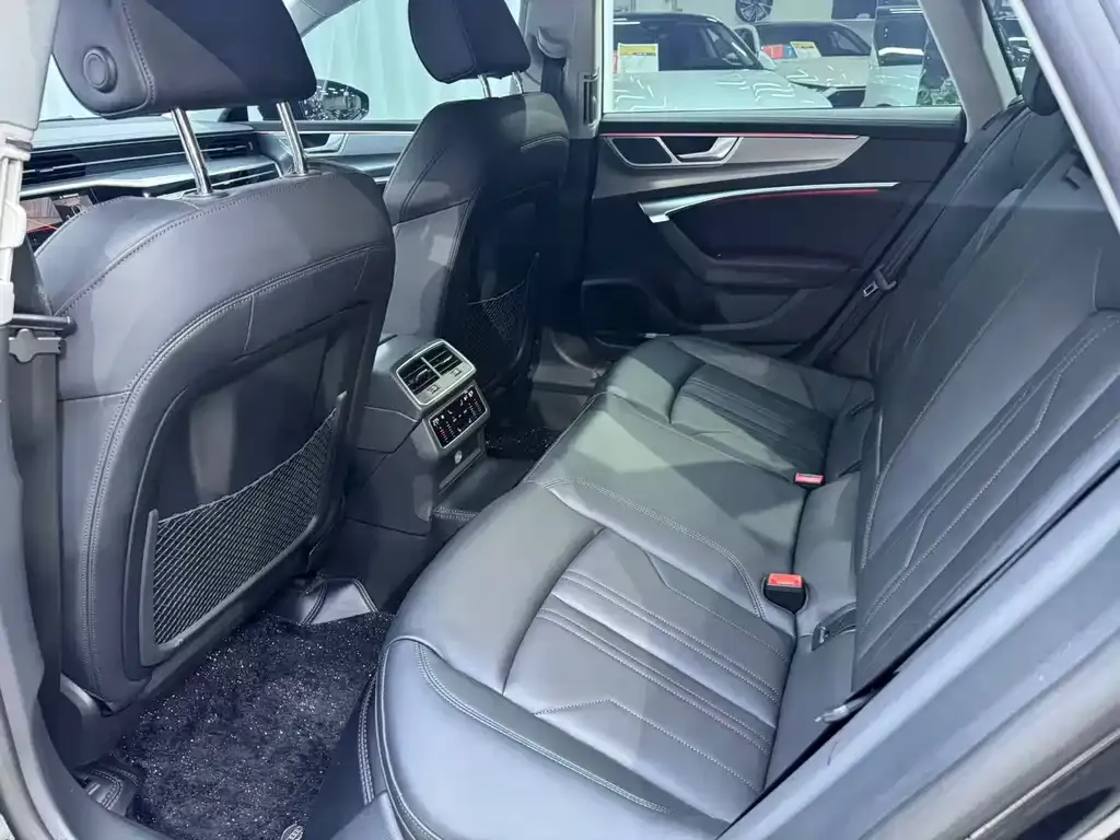 Audi A7 2023 из CN, фото 8