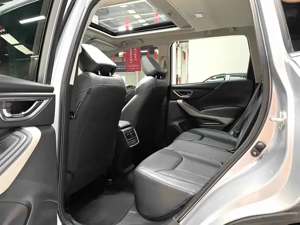 Subaru Forester 2022 из CN, фото 10