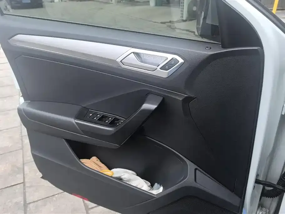 Volkswagen T-Roc 2021 из CN, фото 2
