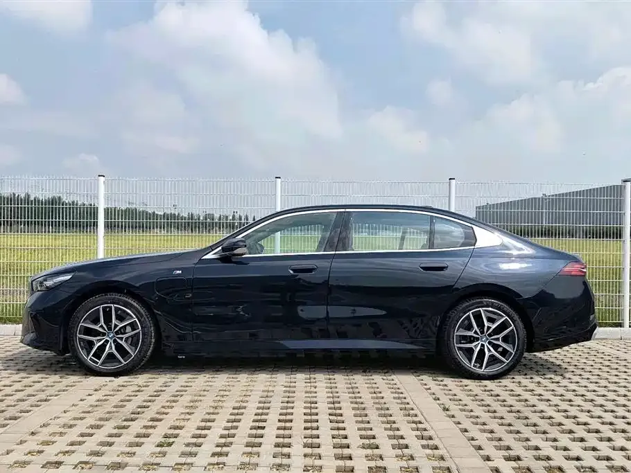 BMW i5 2025 из CN, фото 10