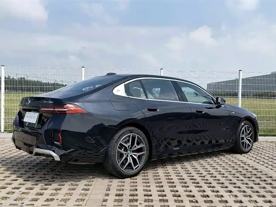 BMW i5 2025 из CN, фото 9