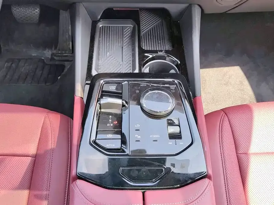 BMW i5 2025 из CN, фото 5