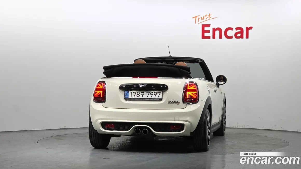 Mini Cooper Convertible 2021 из KR, фото 10