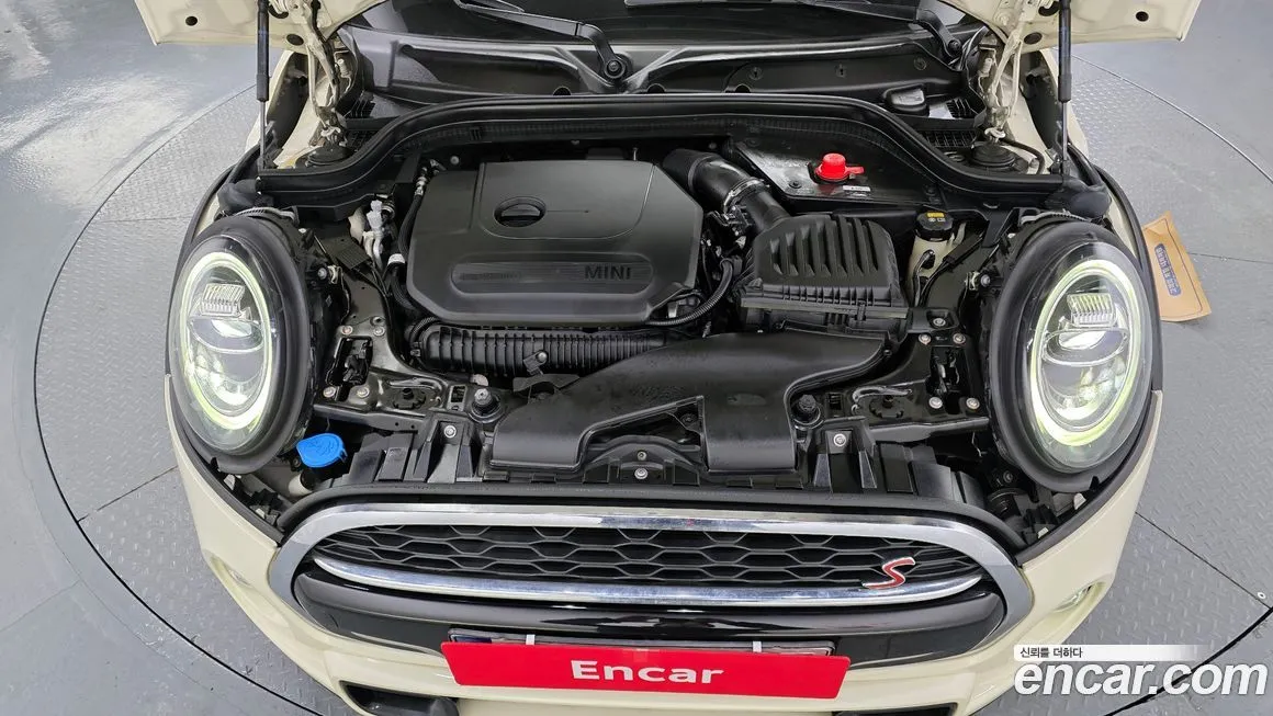 Mini Cooper Convertible 2021 из KR, фото 8