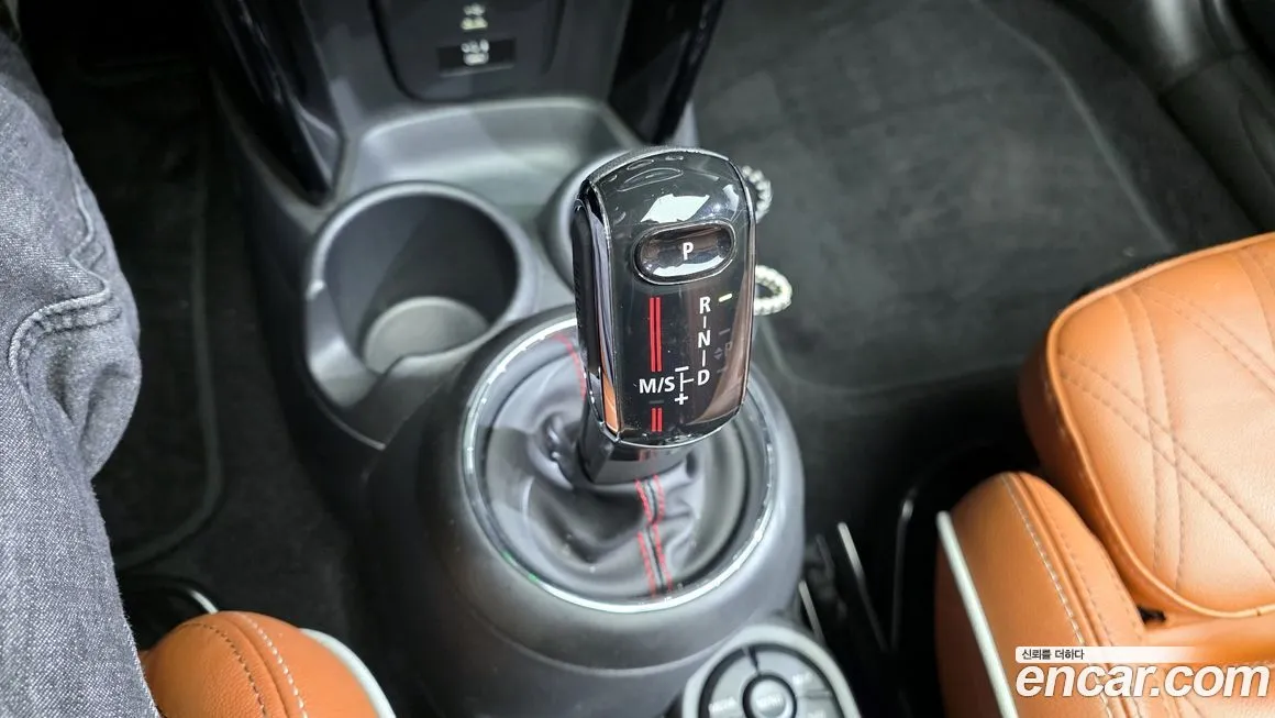 Mini Cooper Convertible 2021 из KR, фото 6