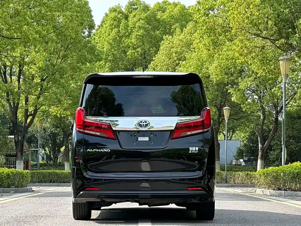 Toyota Alphard 2022 из CN, фото 10