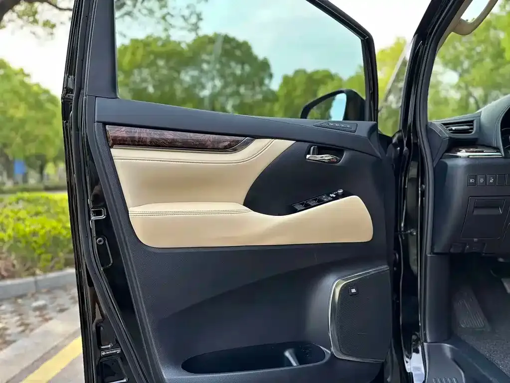 Toyota Alphard 2022 из CN, фото 2