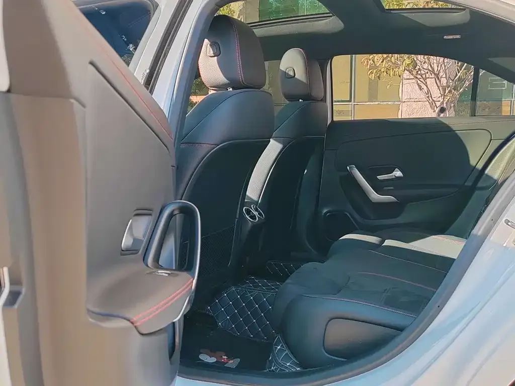Mercedes-Benz A-Class 2023 из CN, фото 3
