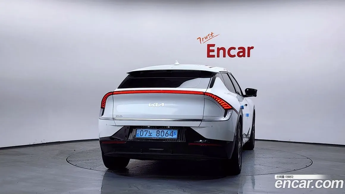 Kia EV6 — фото 10