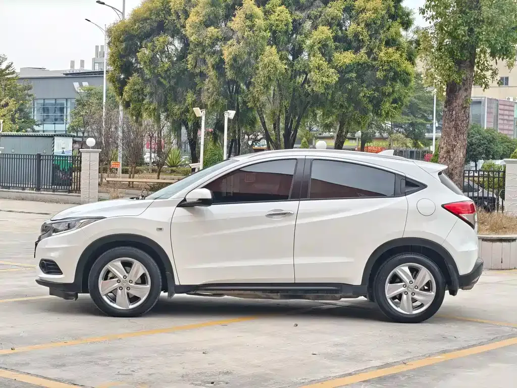 Honda Vezel 2022 из CN, фото 10