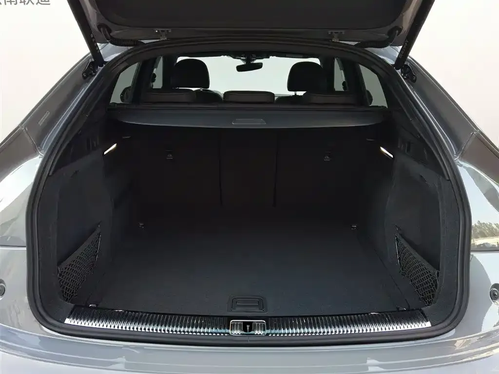 Audi Q5L Sportback — фото 6