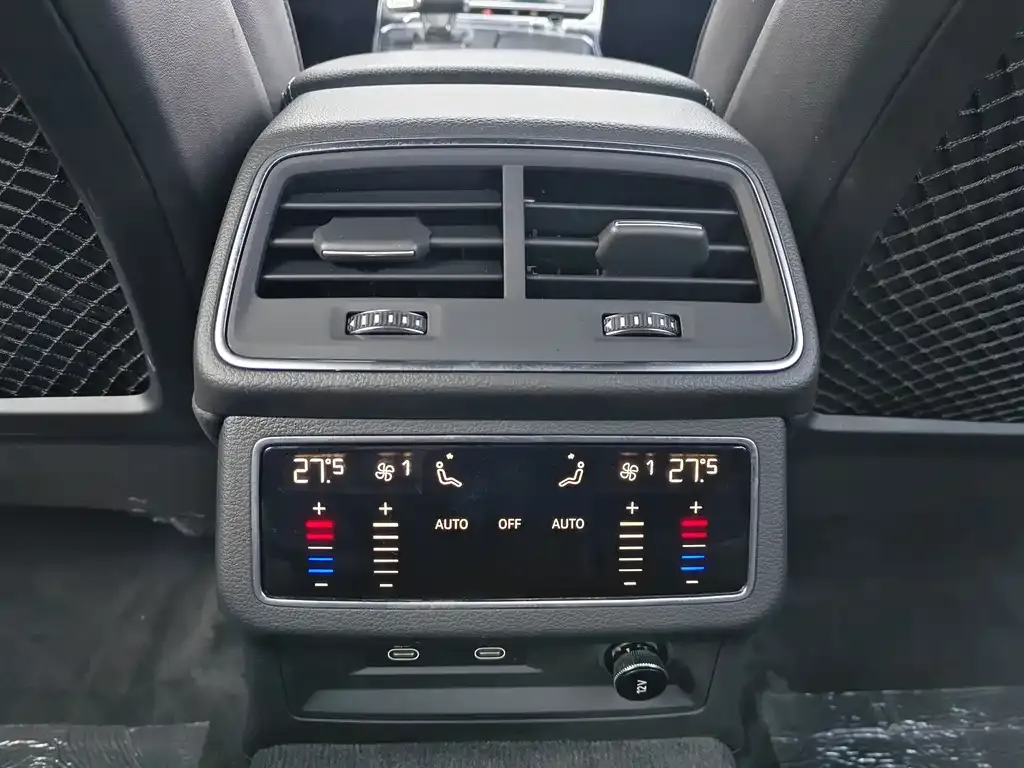 Audi A6L 2023 из CN, фото 4