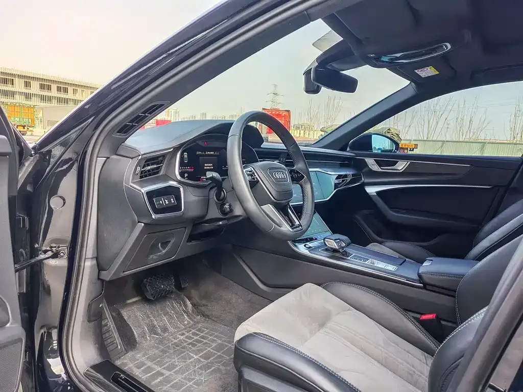 Audi A6L 2023 из CN, фото 9