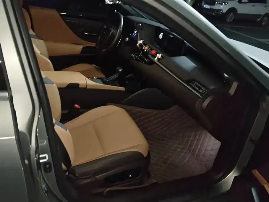 Lexus ES 2021 из CN, фото 3