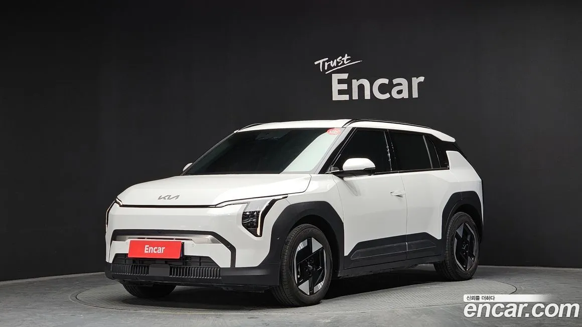 Kia EV3 — фото 1