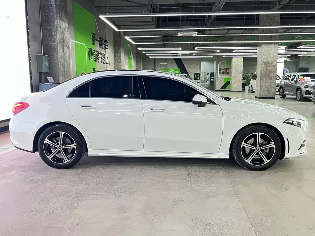 Mercedes-Benz A-Class 2023 из CN, фото 4