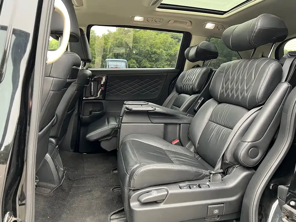 Honda Elysion 2021 из CN, фото 9