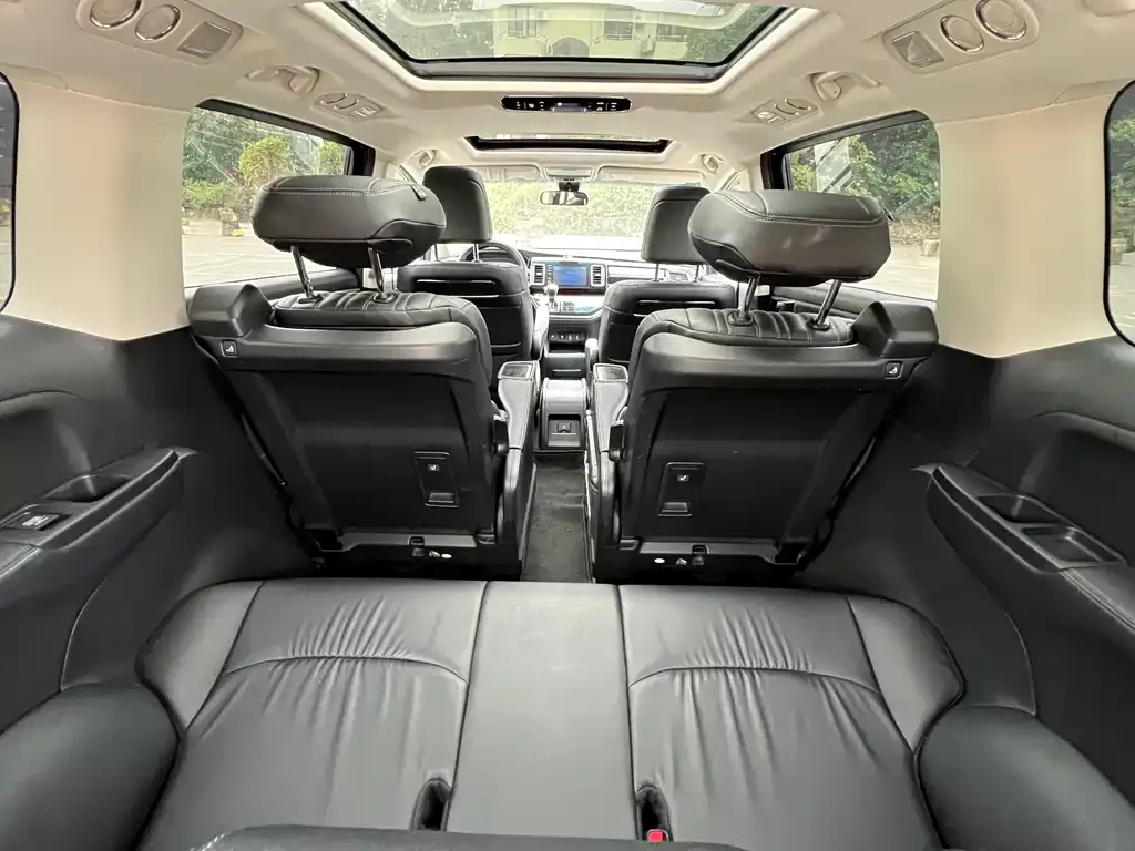 Honda Elysion 2021 из CN, фото 5