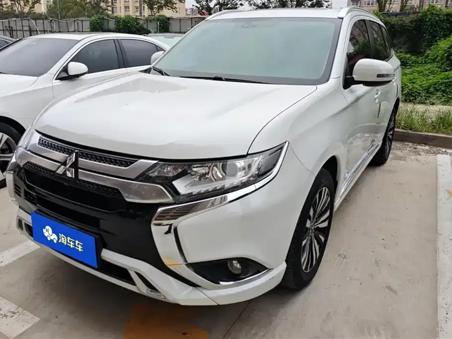 Mitsubishi Outlander 2022 из CN, фото 1