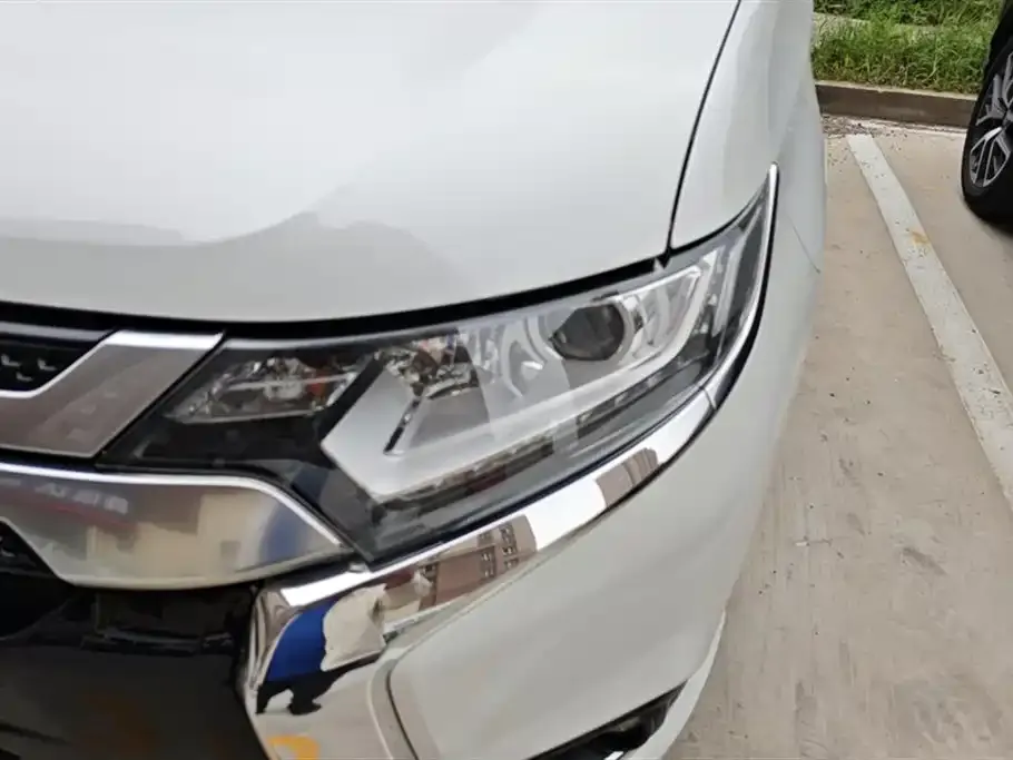 Mitsubishi Outlander 2022 из CN, фото 5