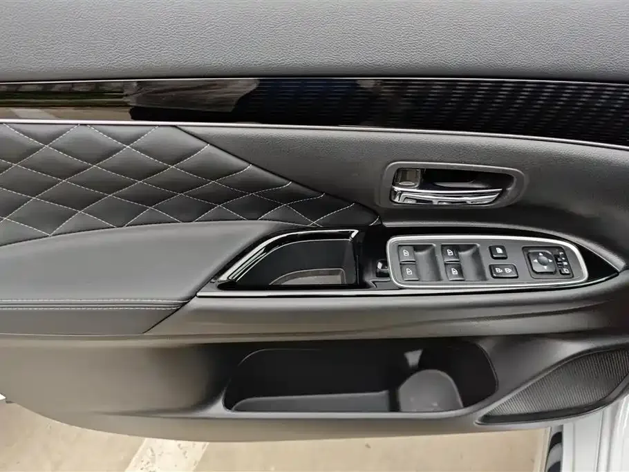 Mitsubishi Outlander 2022 из CN, фото 10