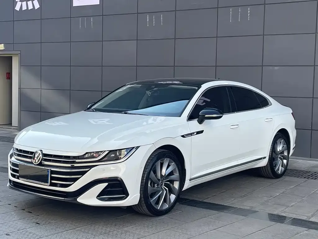 Volkswagen CC 2023 из CN, фото 1