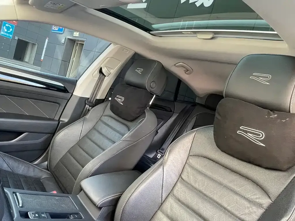 Volkswagen CC 2023 из CN, фото 5