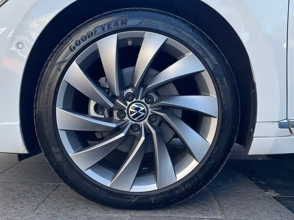 Volkswagen CC 2023 из CN, фото 10