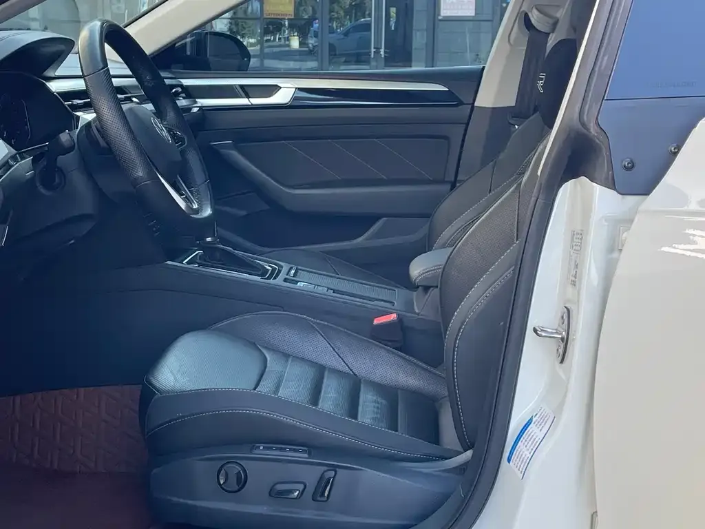 Volkswagen CC 2023 из CN, фото 7
