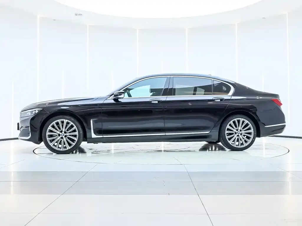 BMW 7 Series 2021 из CN, фото 8