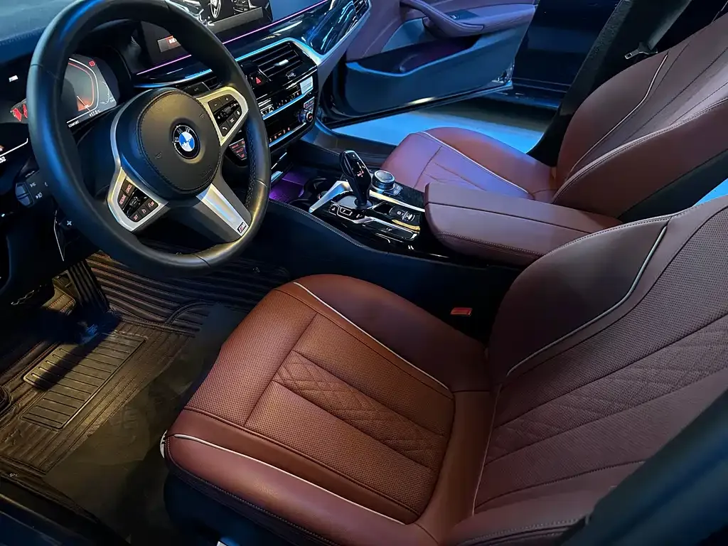 BMW 5 Series 2022 из CN, фото 2