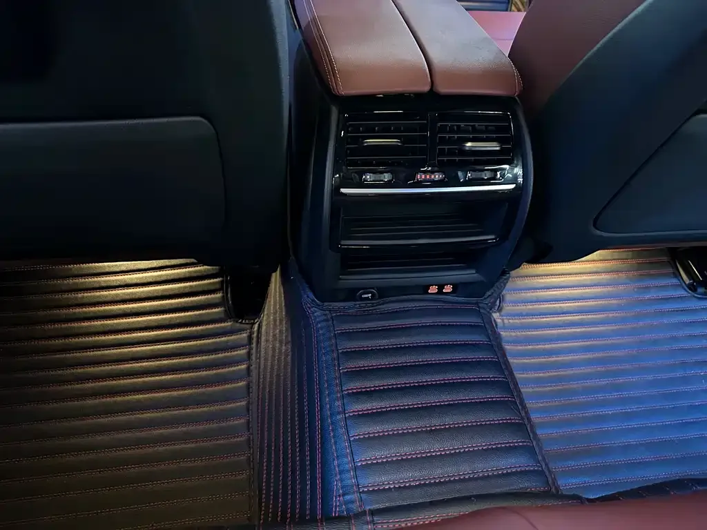 BMW 5 Series 2022 из CN, фото 8