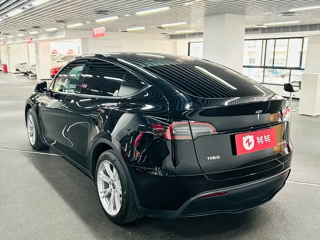 Tesla Model Y — фото 7