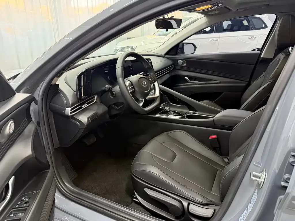 Hyundai Elantra 2022 из CN, фото 8