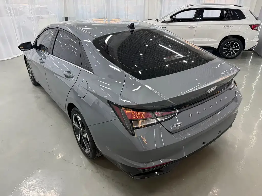 Hyundai Elantra 2022 из CN, фото 10
