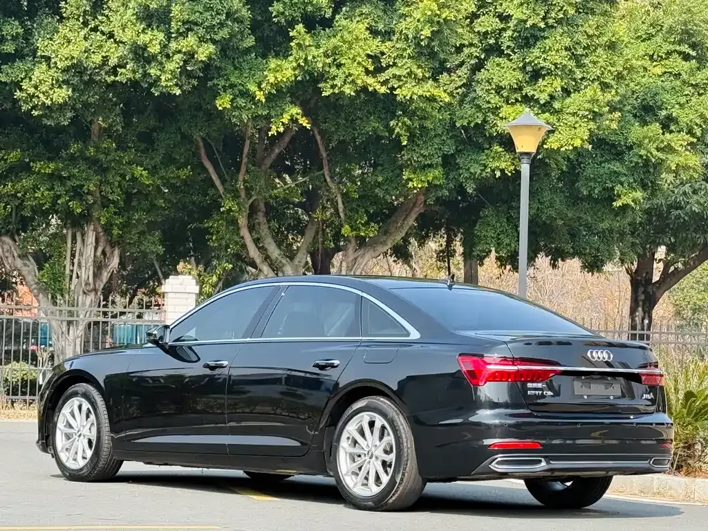 Audi A6L 2021 из CN, фото 9